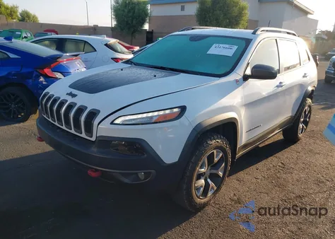 2017 Jeep Cherokee Trailhawk 4X4 from USA, damaged, VIN 1C4PJMBS0HW622172